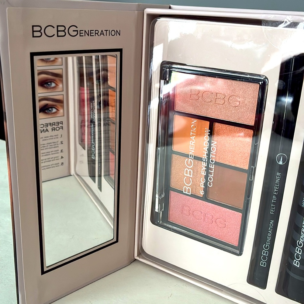 BCBGeneration Effortless Beauty Essential Face Set - Picture 6 of 7